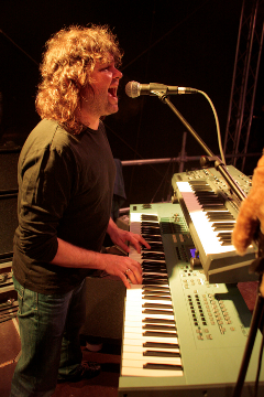 Holger - Keyboards & Vocals
